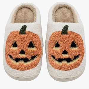 Women's Plush Halloween Pumpkin Slippers With Smiley Face Embroidery Ankle Socks